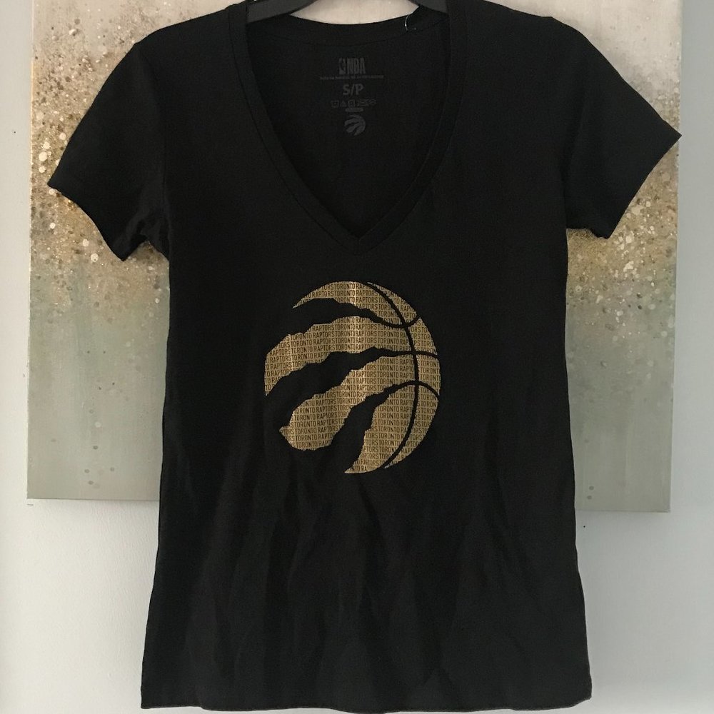 NBA Toronto Raptors 🏀T-Shirt (NWT)